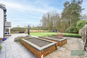 Photo 25- click for photo gallery